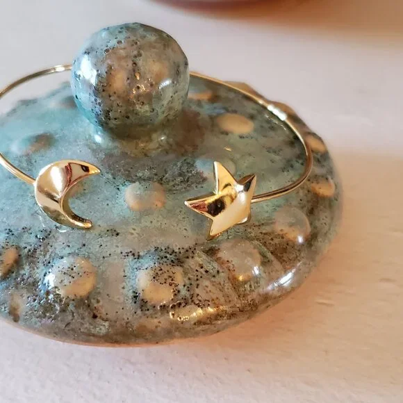 Moon and Star Bangle - Picture 1 of 6